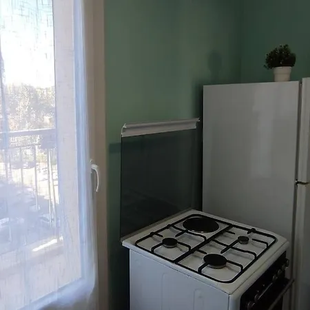 Joli F2 45m2 Parking Prive Proche Tram Ligne 1 Et 2 Apartament