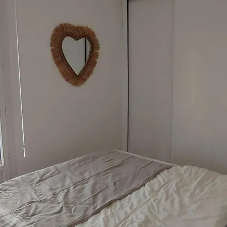 Apartament Joli F2 45m2 Parking Prive Proche Tram Ligne 1 Et 2
